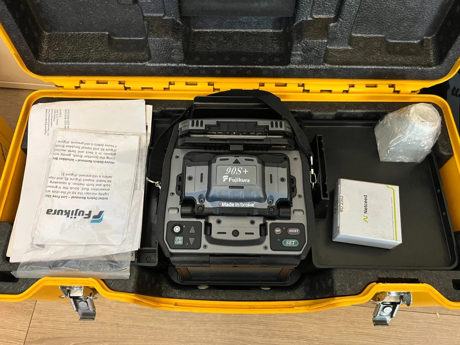 FUJIKURA 90S+ Fiber Optic Fusion Splicer